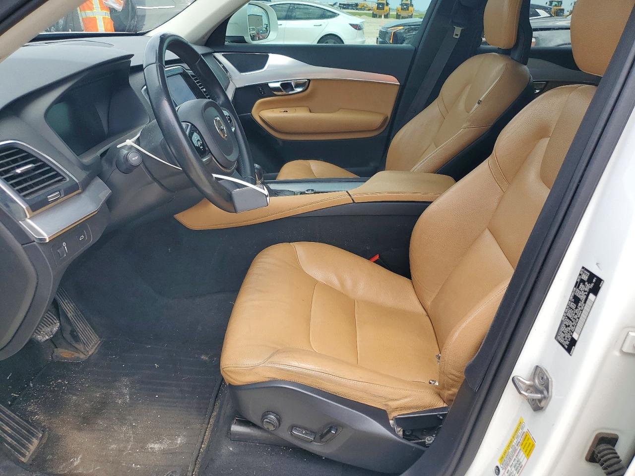 2016 VOLVO XC90 T6 photo 19