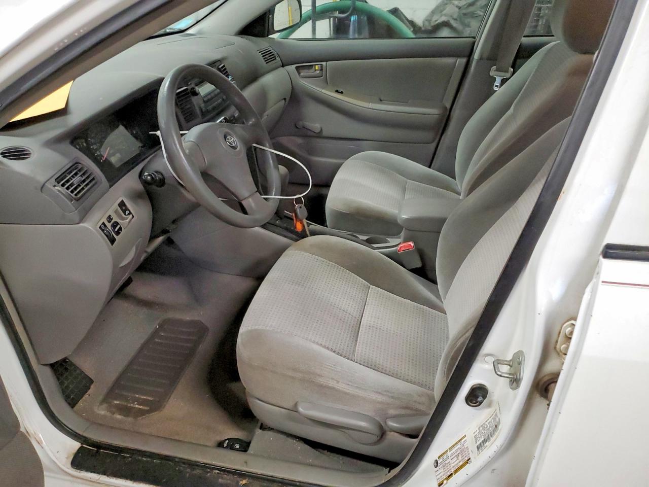 2006 TOYOTA COROLLA CE photo 13
