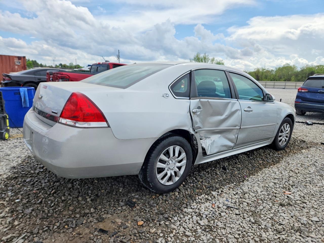 2009 CHEVROLET IMPALA LS photo 5