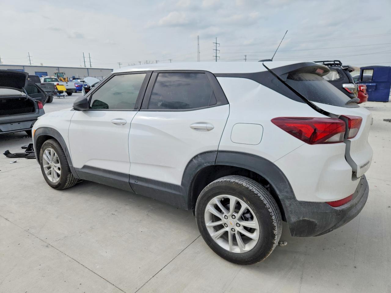 2025 CHEVROLET TRAILBLAZER LS photo 3