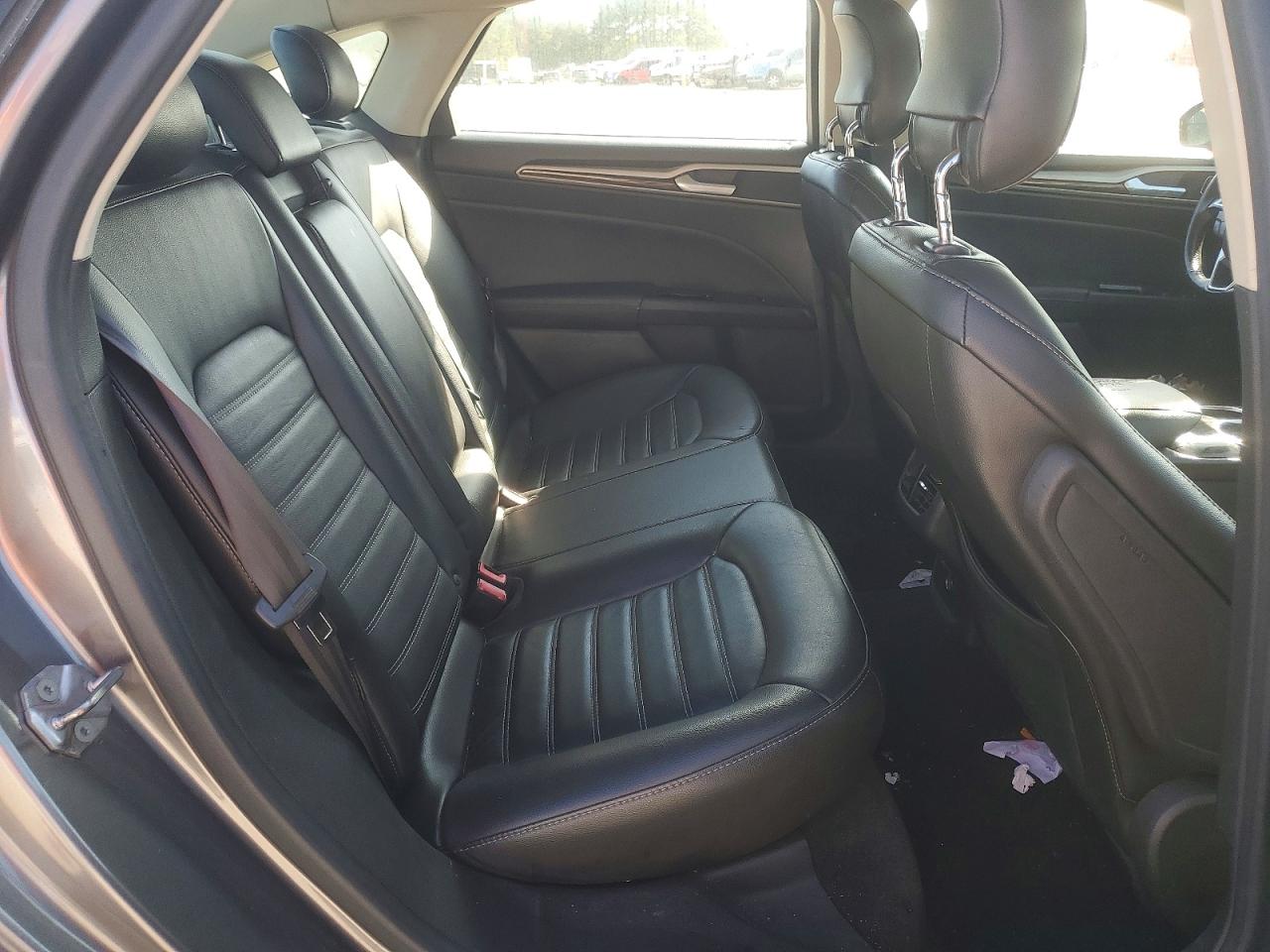 2013 FORD FUSION SE photo 19