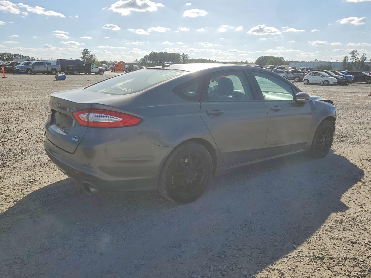 2013 FORD FUSION SE photo 5