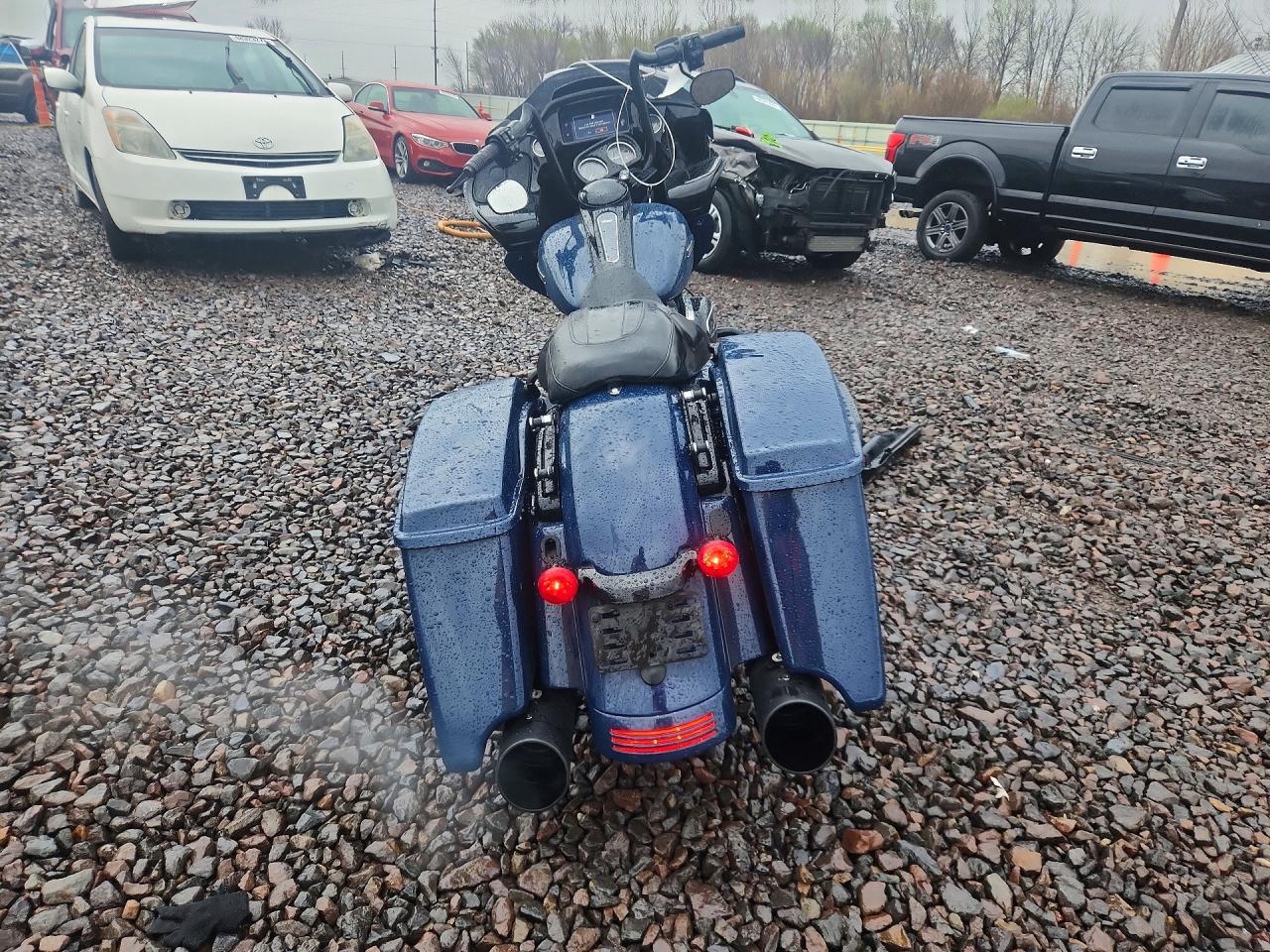 2019 HARLEY-DAVIDSON FLTRXS photo 4