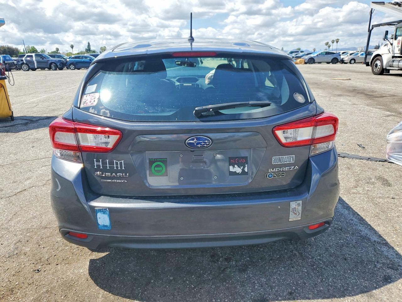 2019 SUBARU IMPREZA photo 11