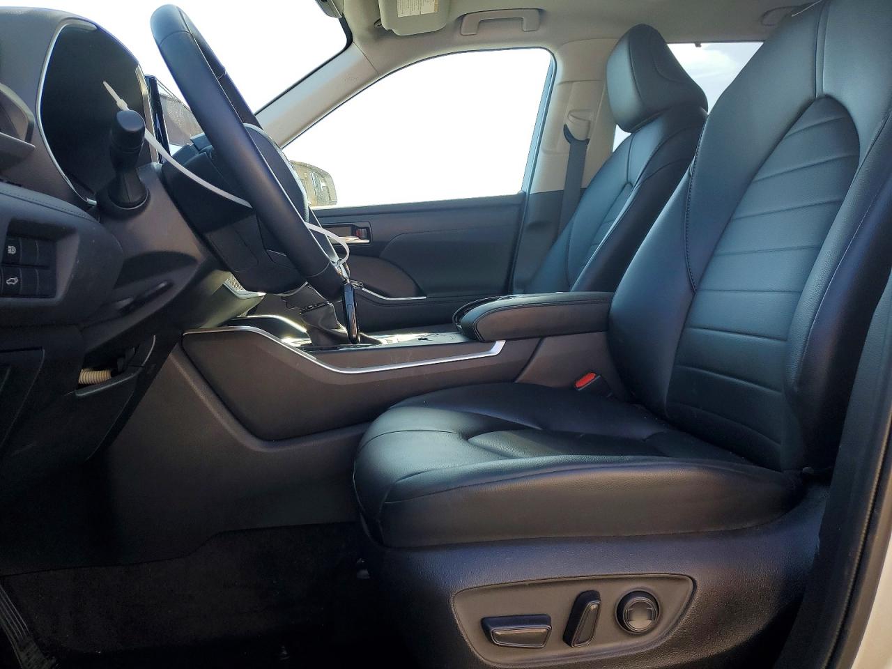 2023 TOYOTA HIGHLANDER HYBRID XLE photo 7