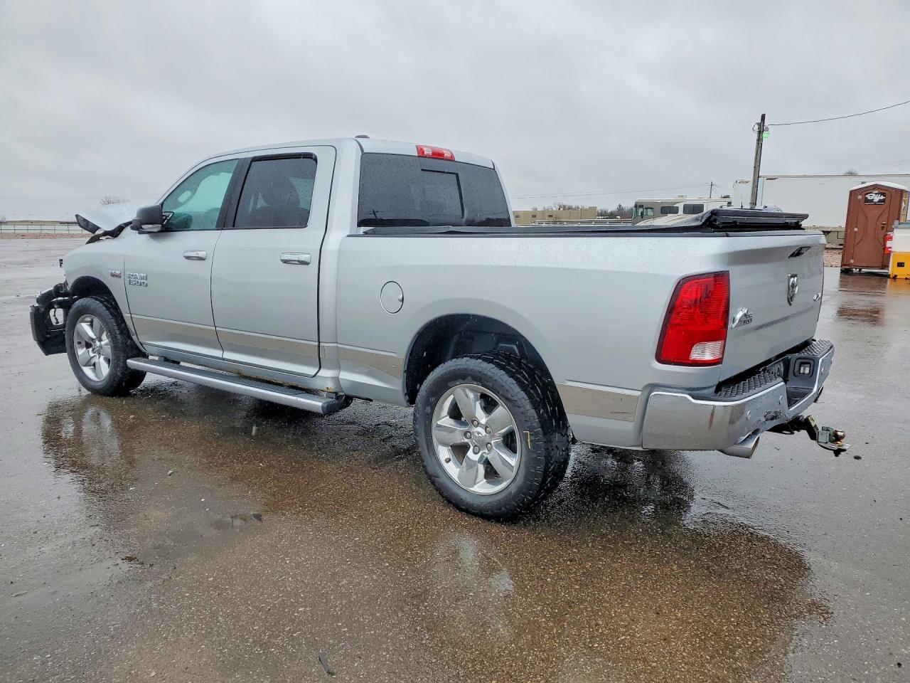 2014 RAM 1500 SLT photo 3