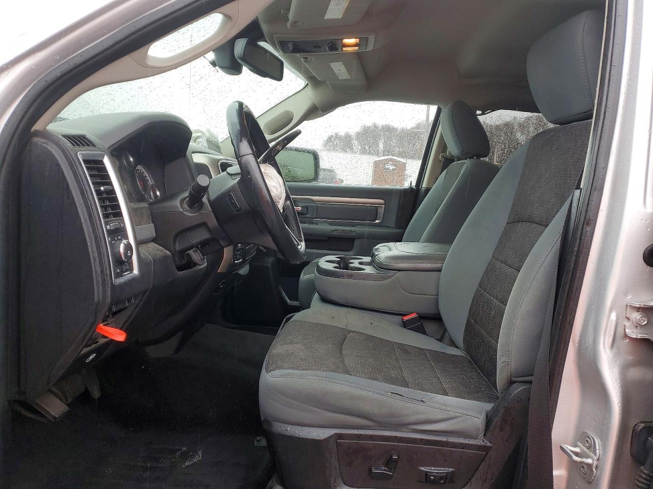 2014 RAM 1500 SLT photo 13