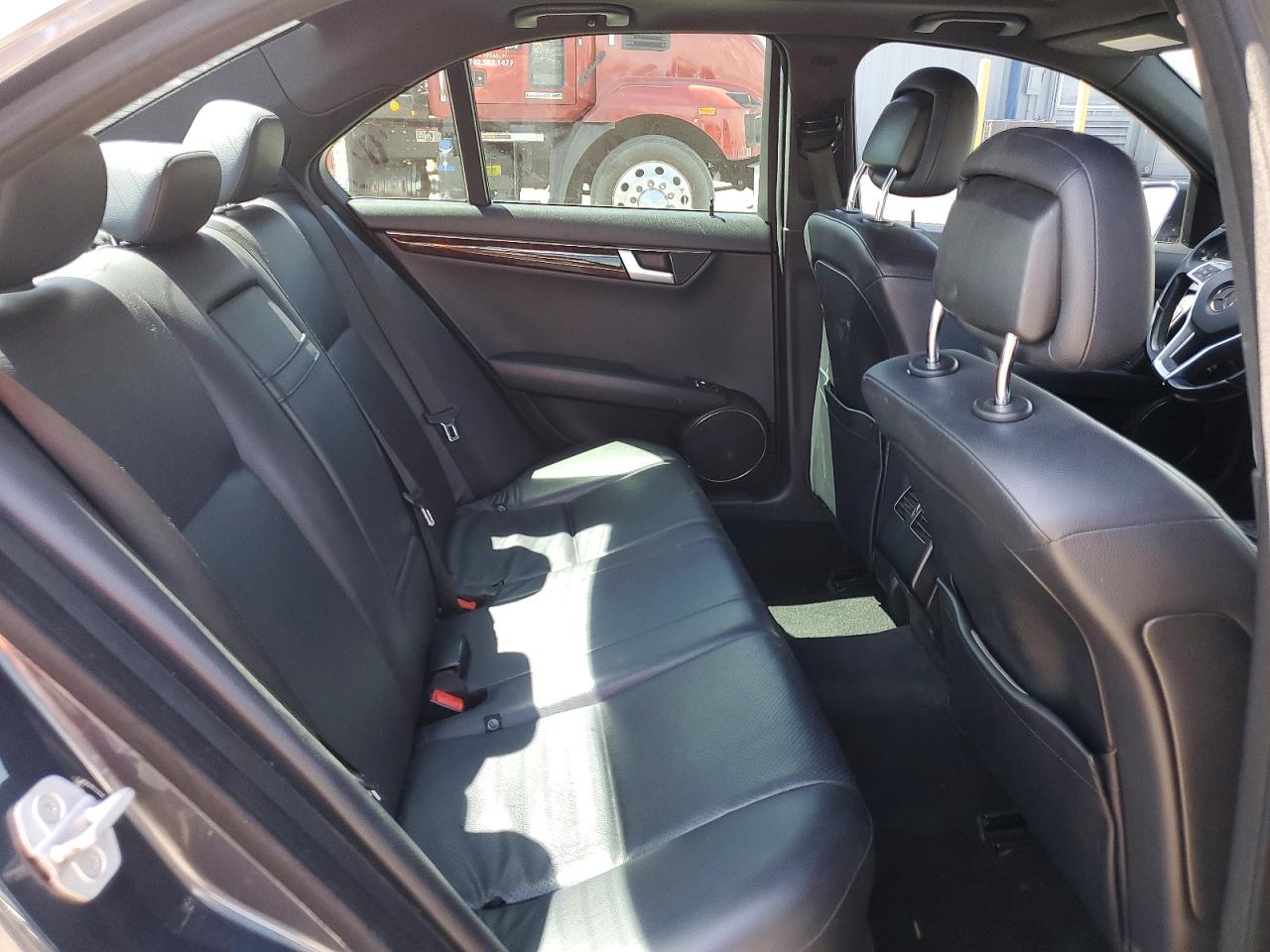 2013 MERCEDES-BENZ C 250 photo 28