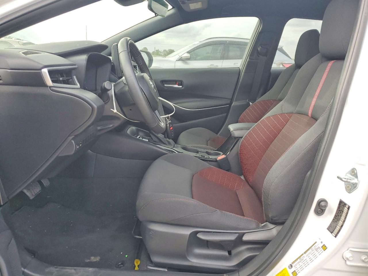 2024 TOYOTA COROLLA photo 19