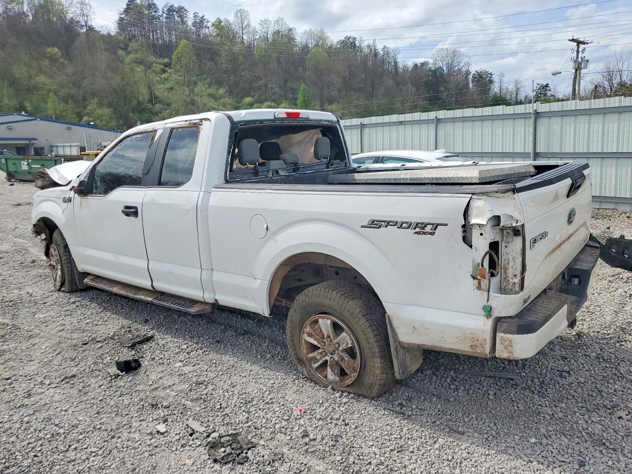 2015 FORD F150 SUPER CAB photo 2