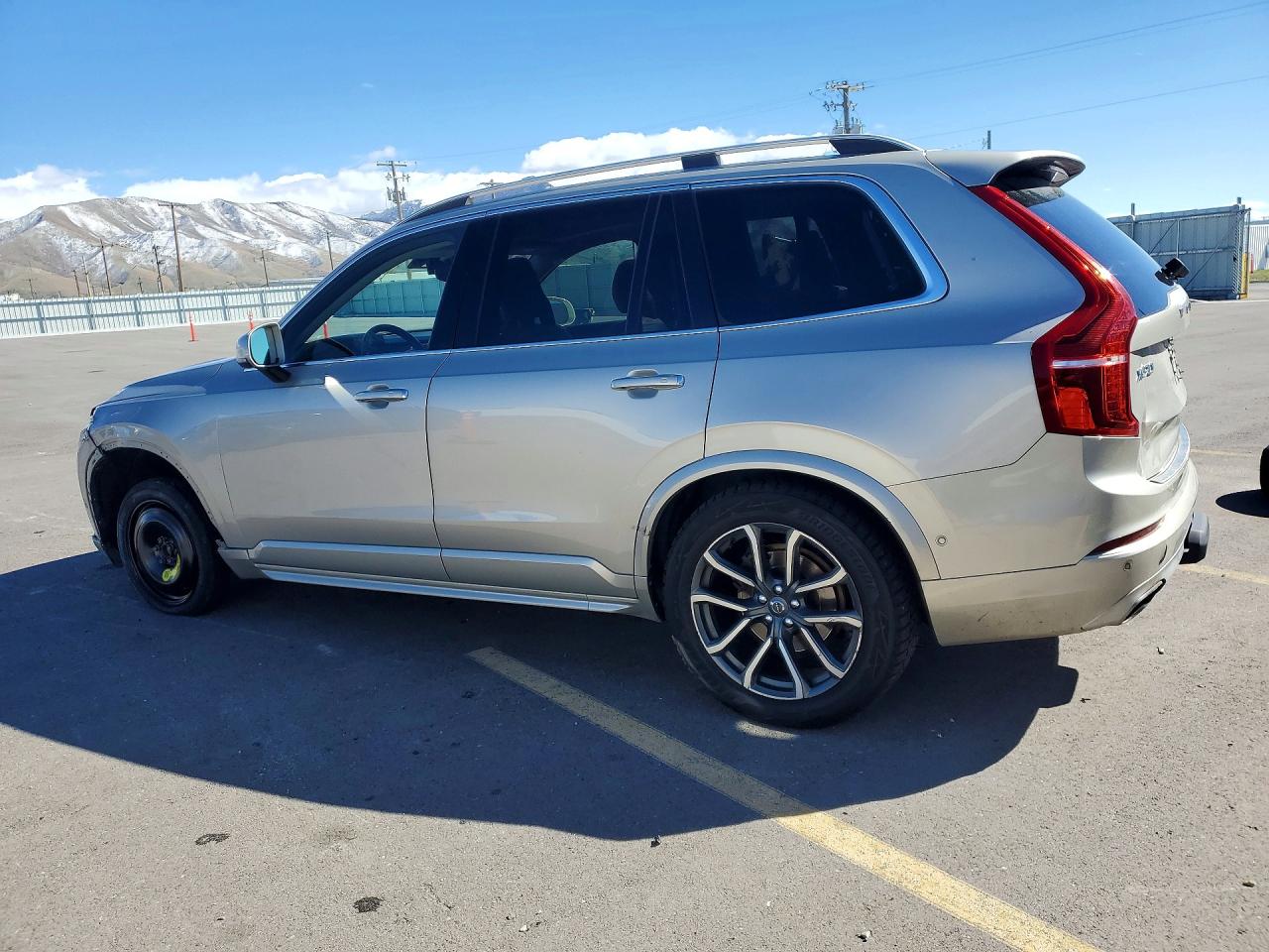 2016 VOLVO XC90 T6 photo 4