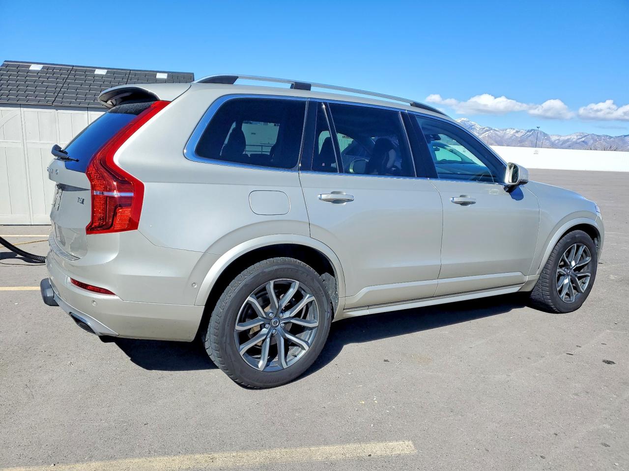 2016 VOLVO XC90 T6 photo 7