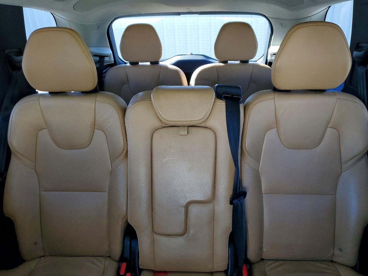 2016 VOLVO XC90 T6 photo 28