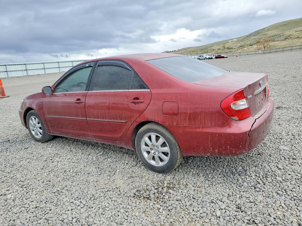 2002 TOYOTA CAMRY XLE photo 3