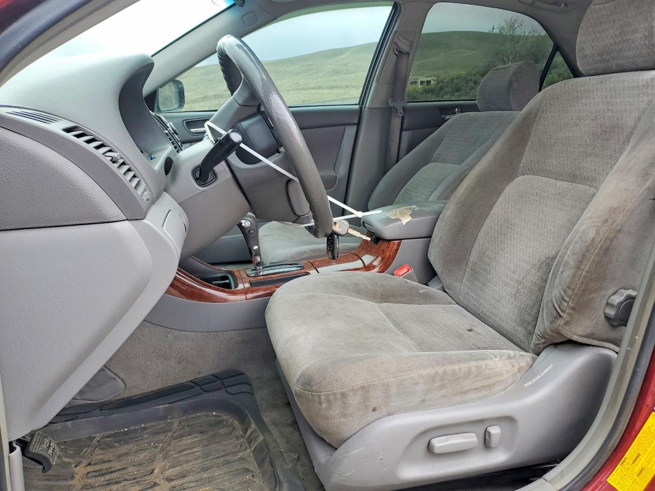 2002 TOYOTA CAMRY XLE photo 13