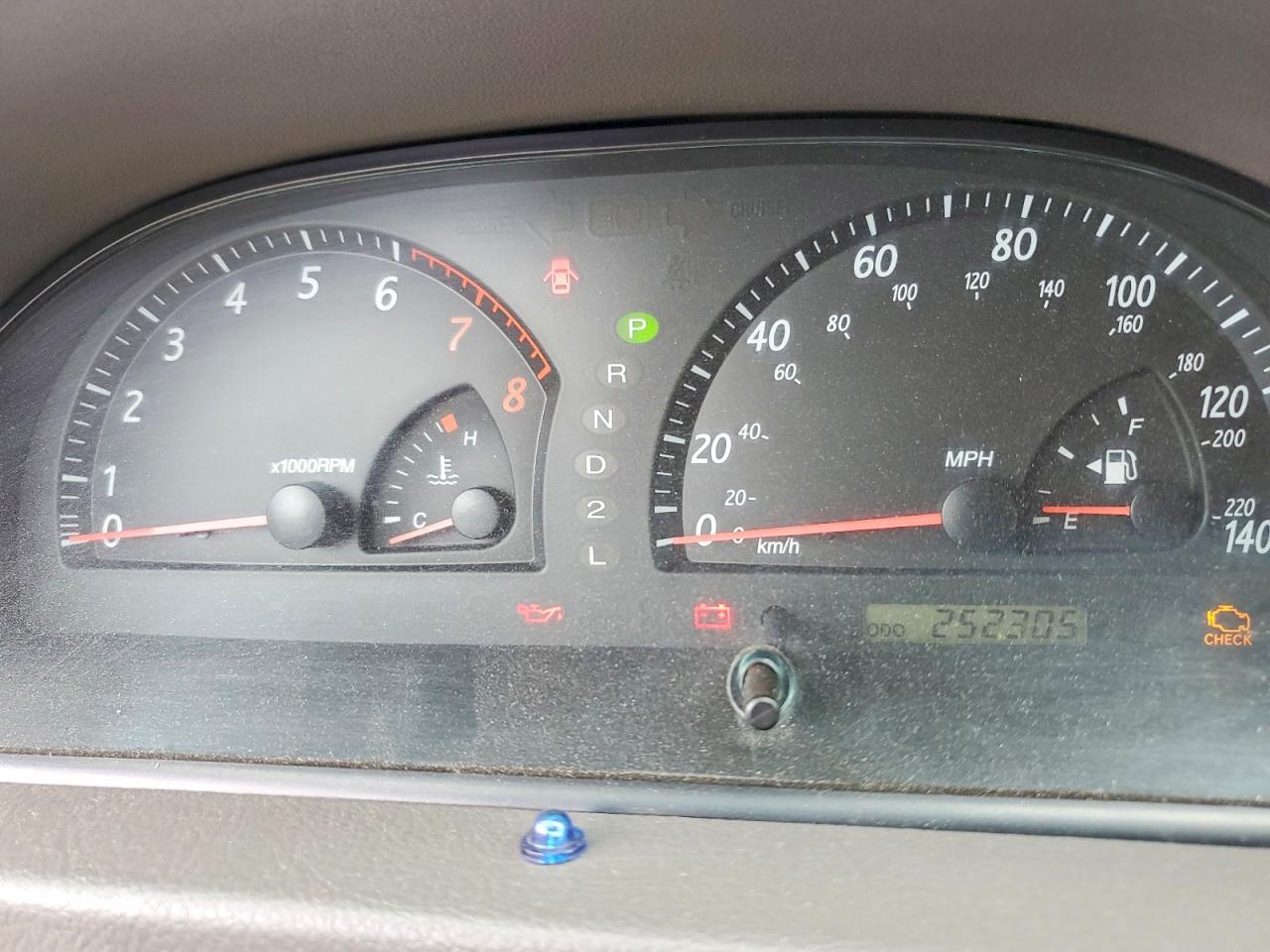 2002 TOYOTA CAMRY XLE photo 17