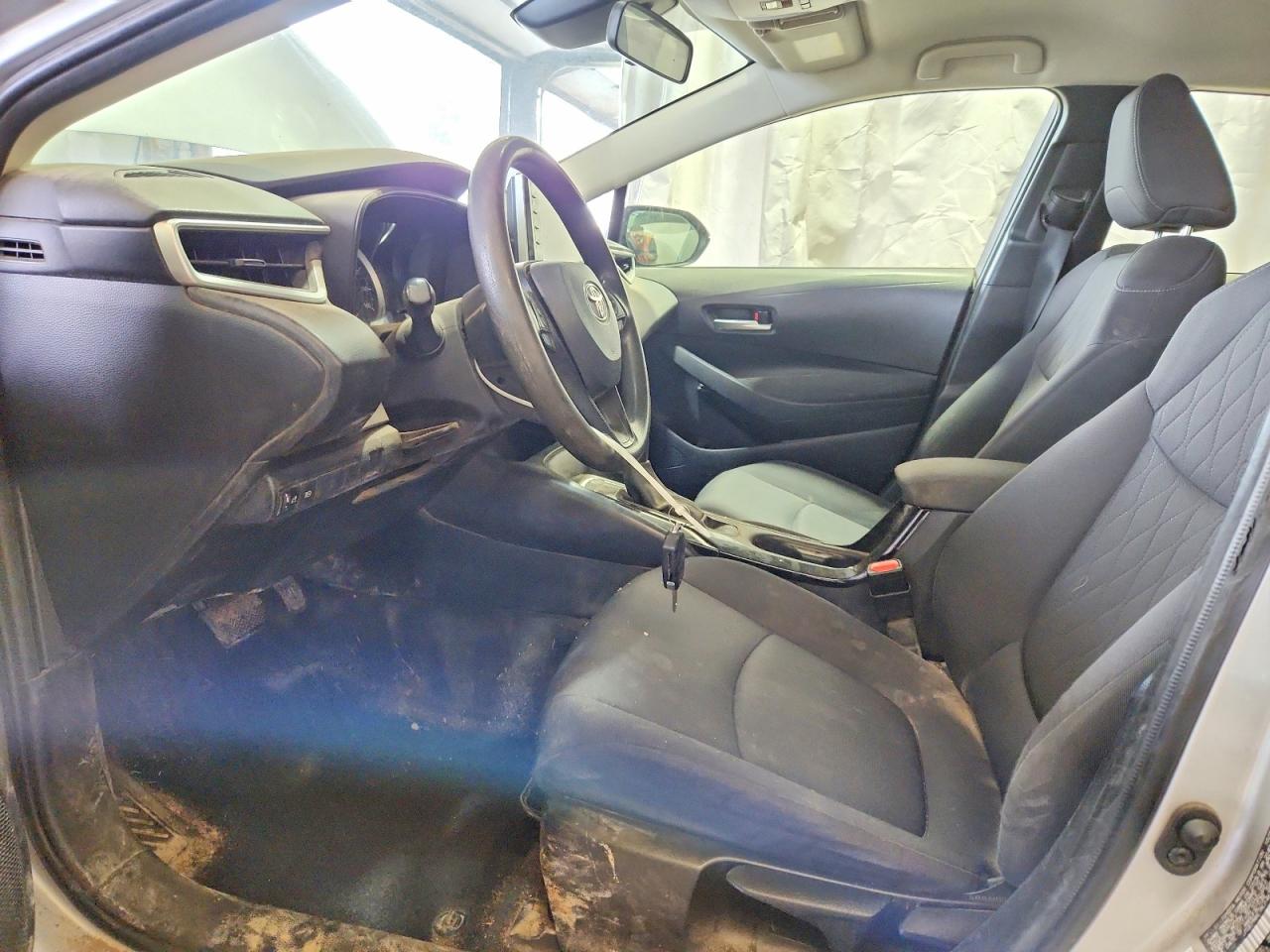 2021 TOYOTA COROLLA LE photo 13
