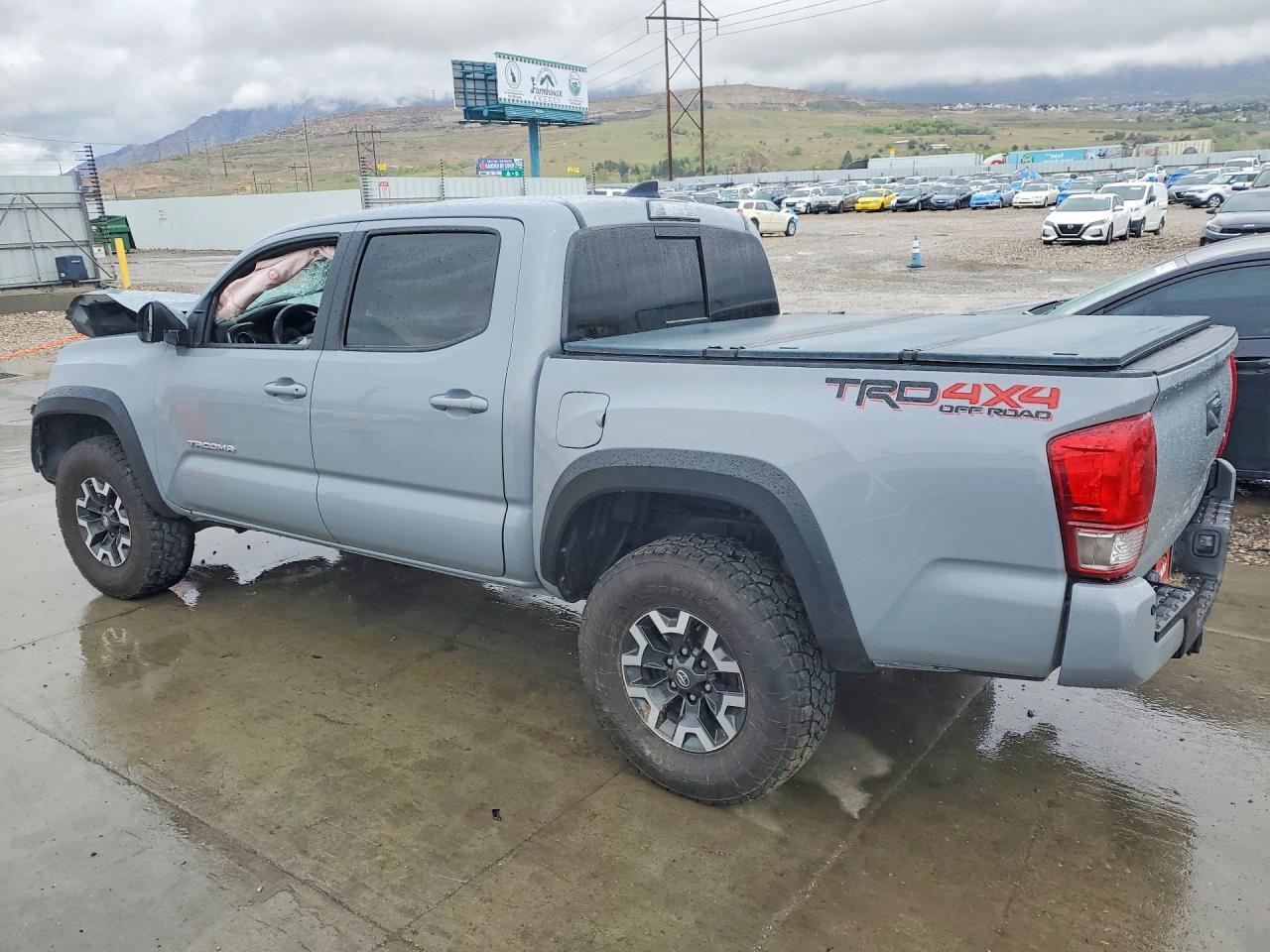 2019 TOYOTA TACOMA TRD OFF-ROAD photo 3