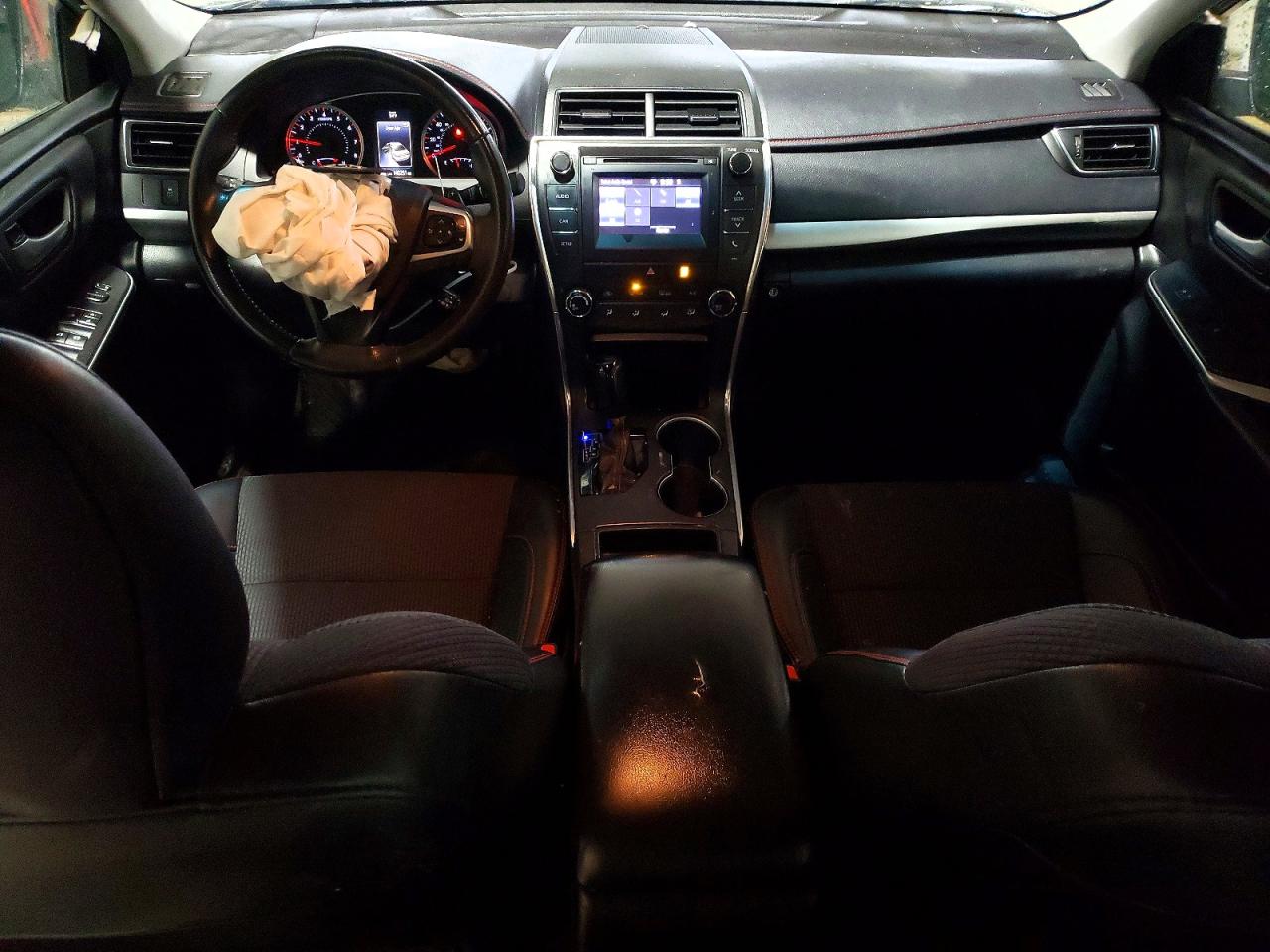 2017 TOYOTA CAMRY SE photo 22
