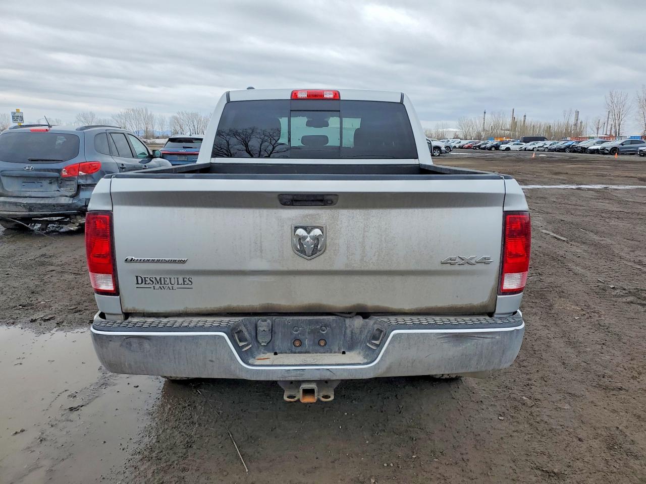 2016 RAM 1500 SLT photo 6