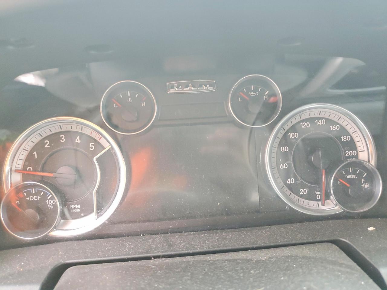 2016 RAM 1500 SLT photo 9