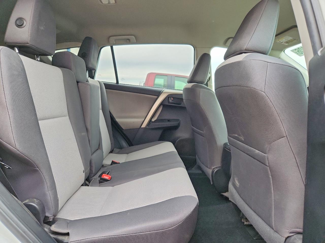 2015 TOYOTA RAV4 LE photo 19