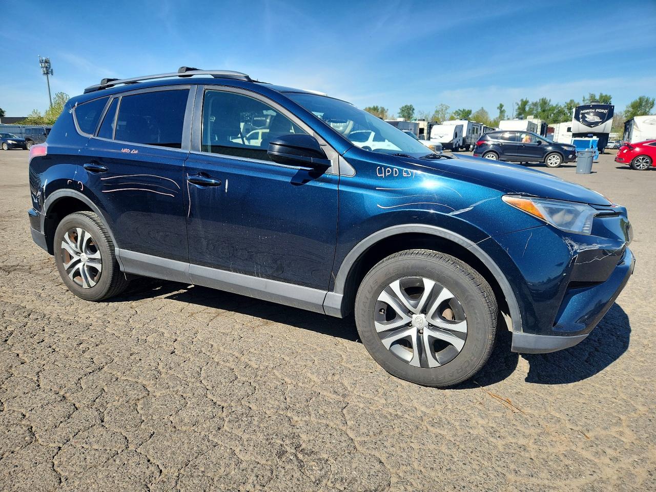 2017 TOYOTA RAV4 LE photo 4