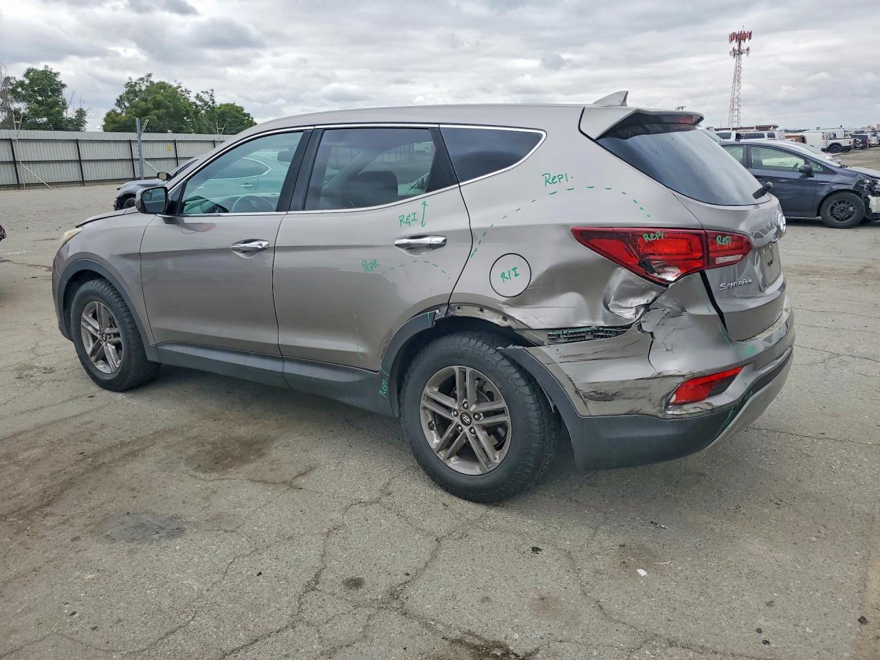 2017 HYUNDAI SANTA FE SPORT 2.4L photo 2