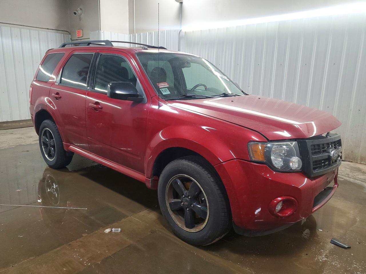 2010 FORD ESCAPE XLT photo 4