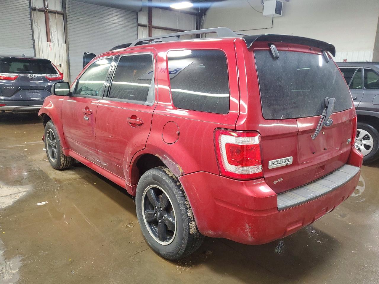 2010 FORD ESCAPE XLT photo 2