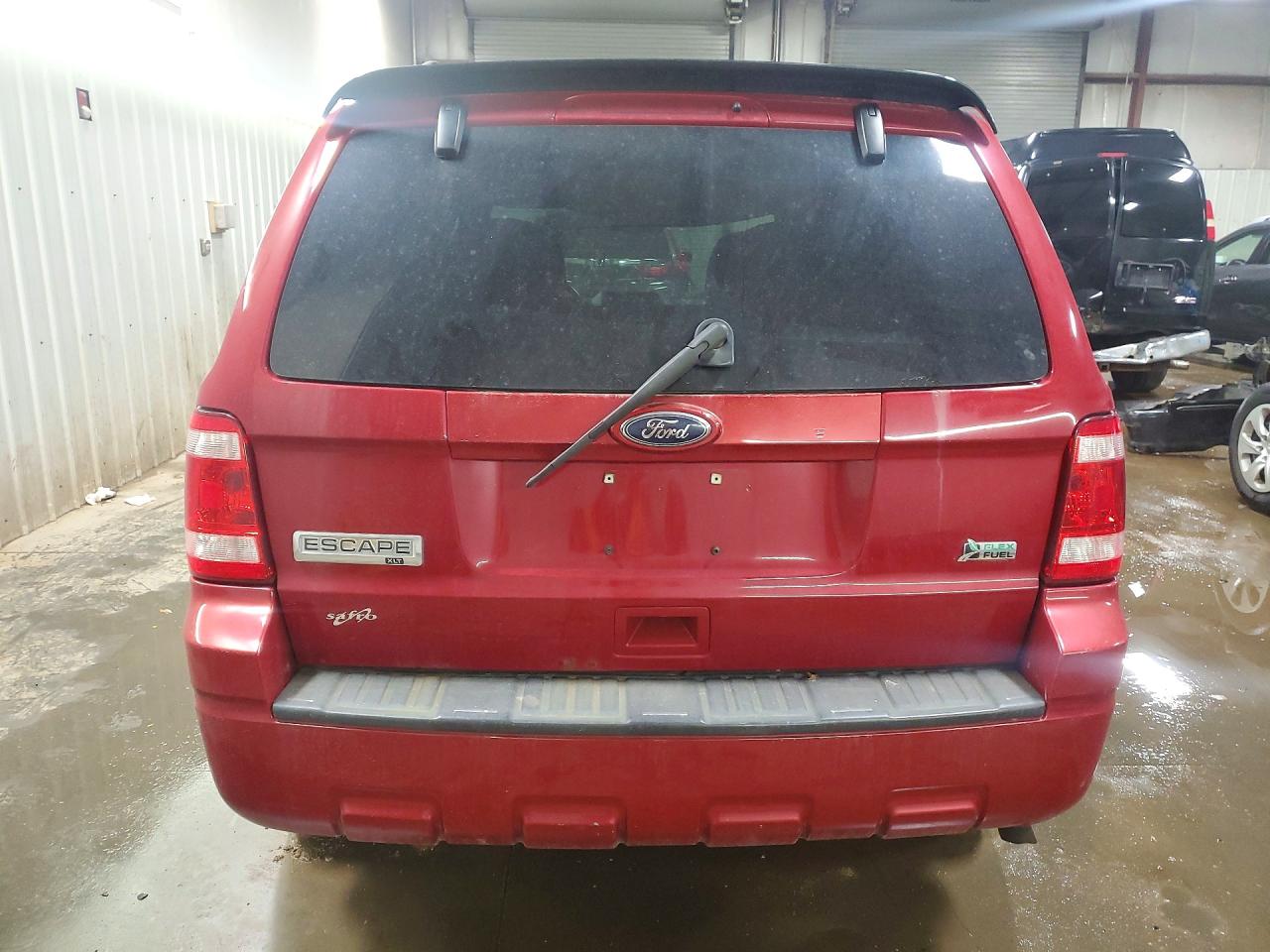 2010 FORD ESCAPE XLT photo 6