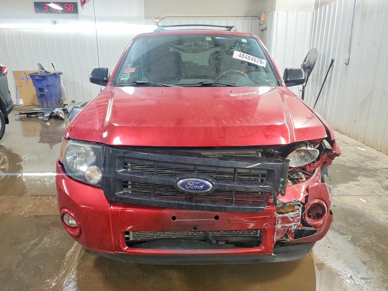 2010 FORD ESCAPE XLT photo 5