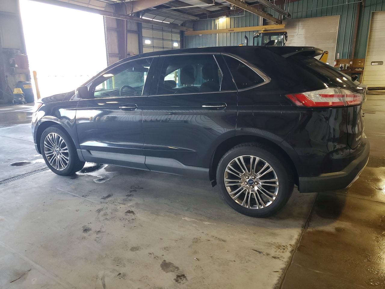 2019 FORD EDGE TITANIUM photo 2