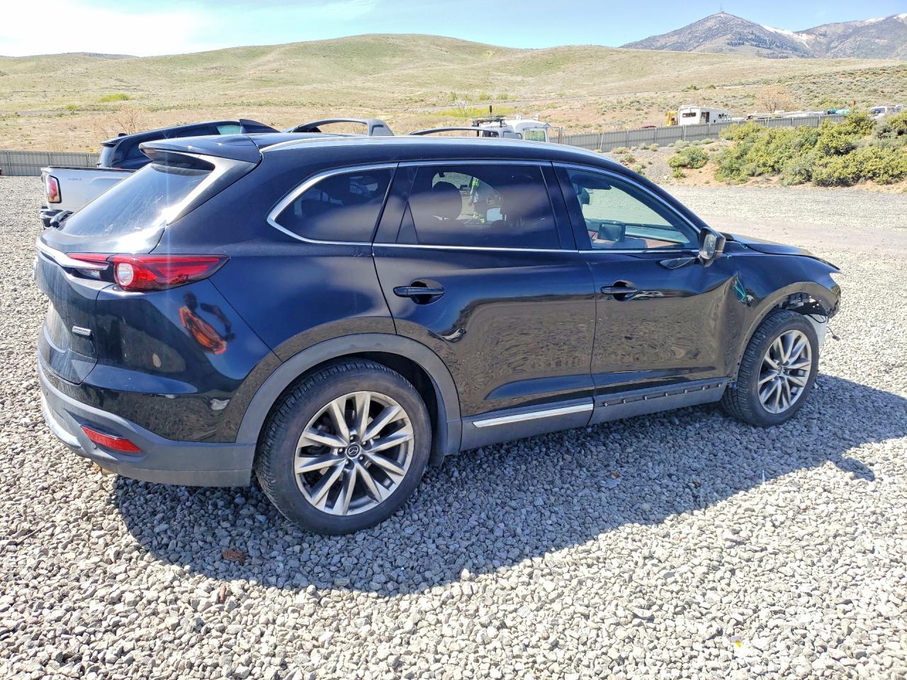 2017 MAZDA CX-9 SIGNATURE photo 5