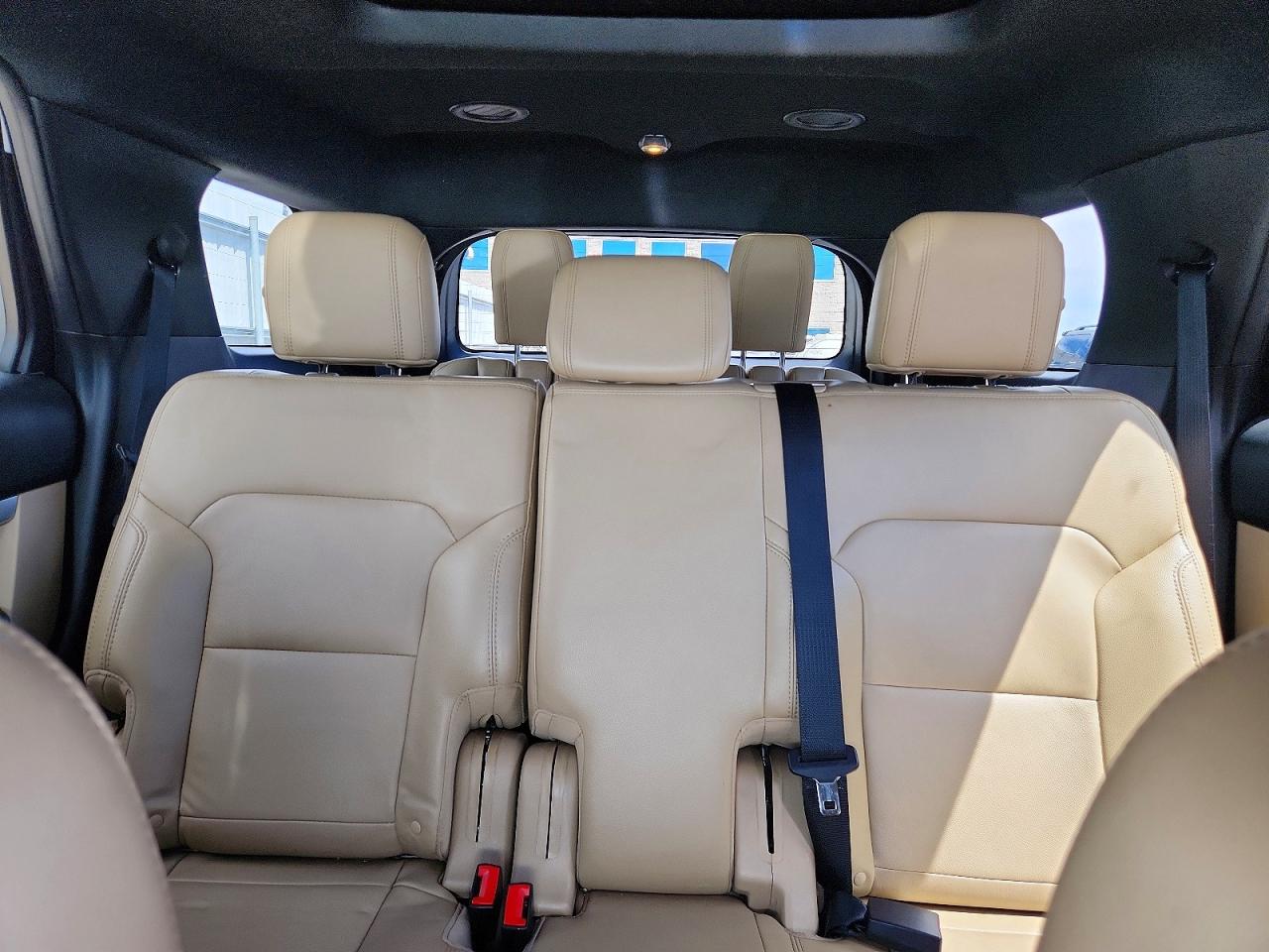 2017 FORD EXPLORER XLT photo 10