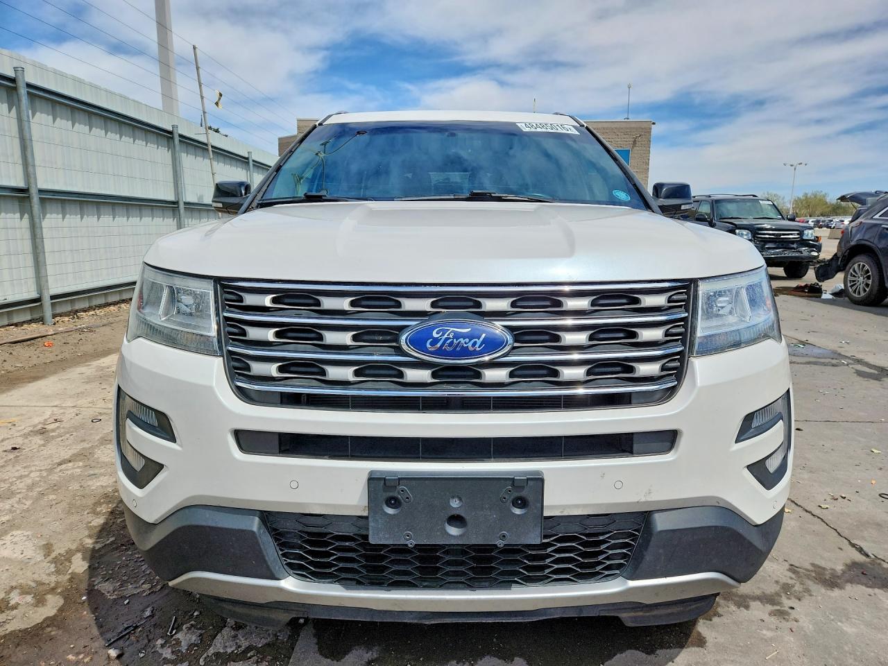 2017 FORD EXPLORER XLT photo 5