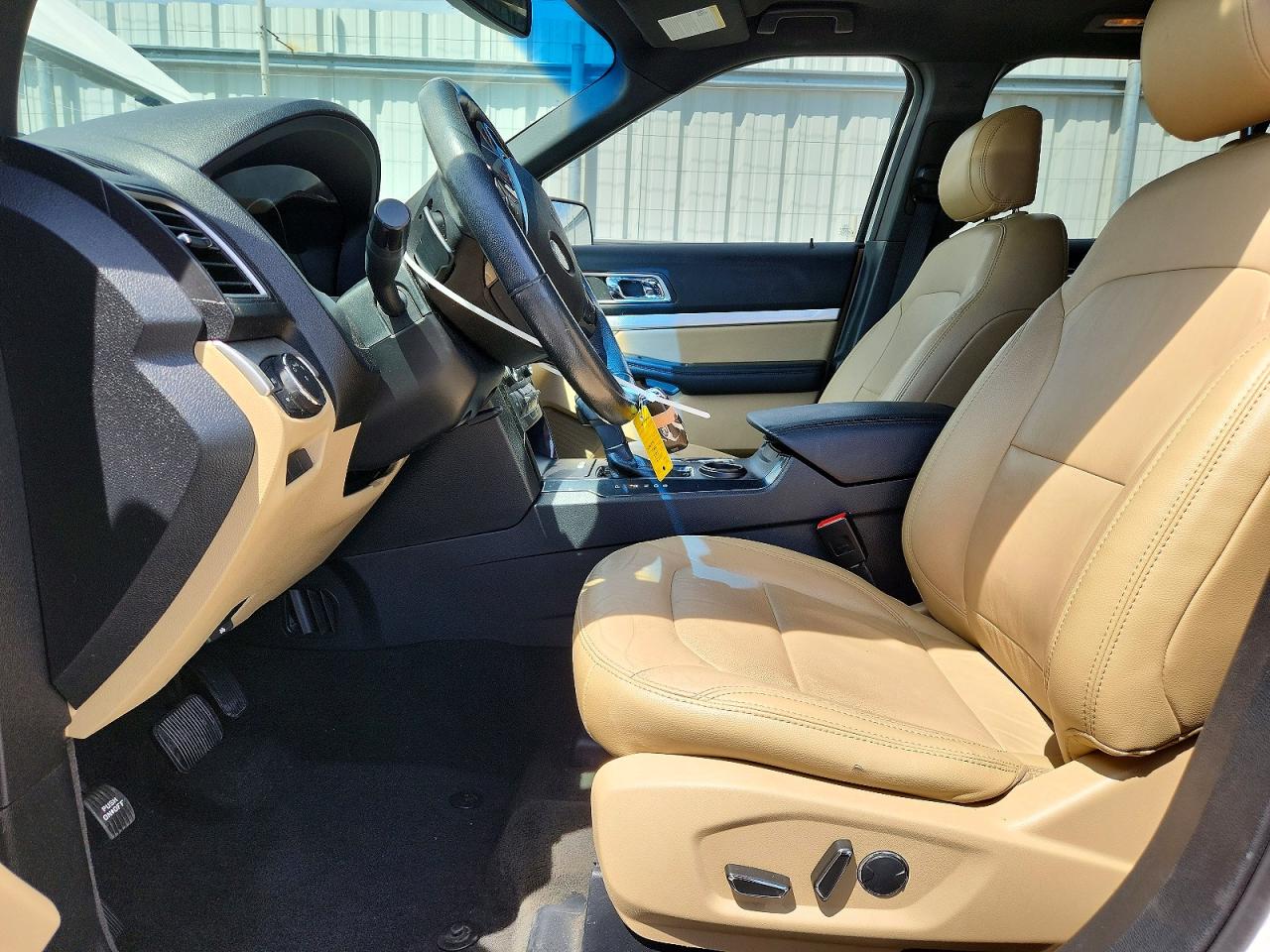 2017 FORD EXPLORER XLT photo 7