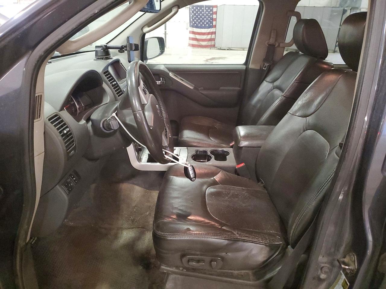 2011 NISSAN PATHFINDER S photo 13