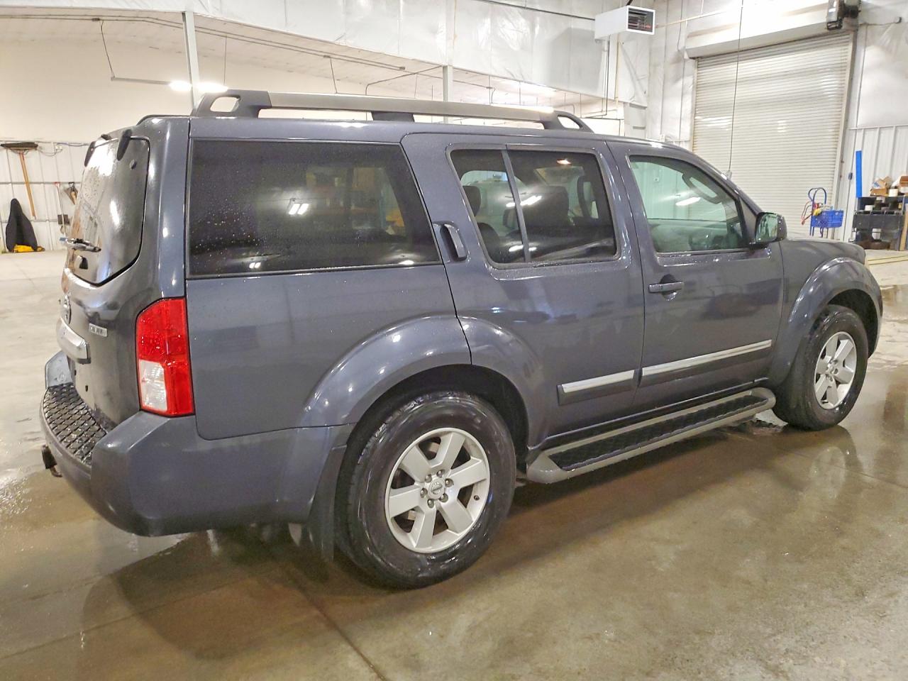 2011 NISSAN PATHFINDER S photo 5