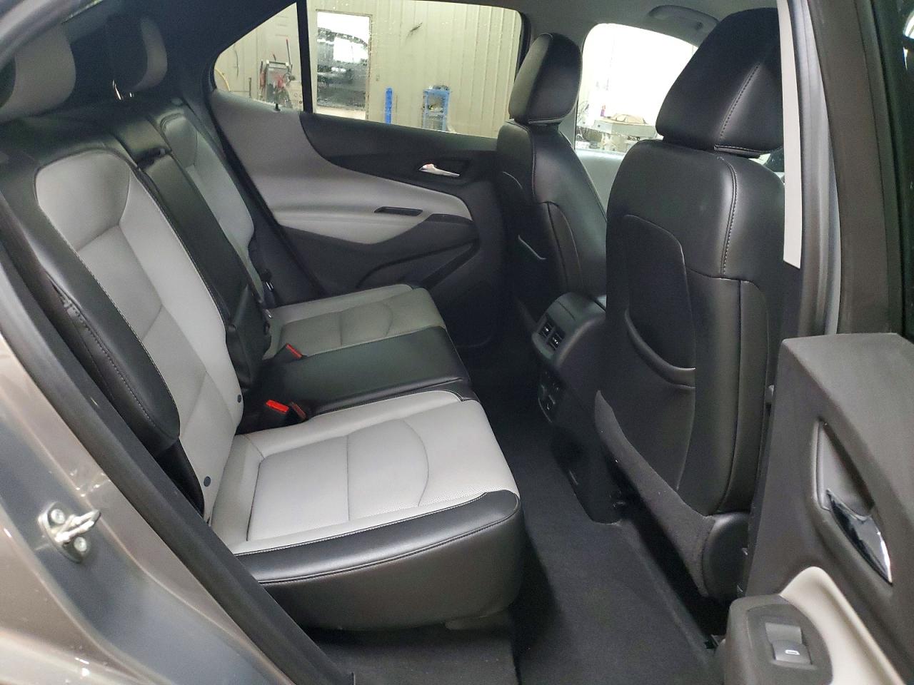 2018 CHEVROLET EQUINOX PREMIER photo 31