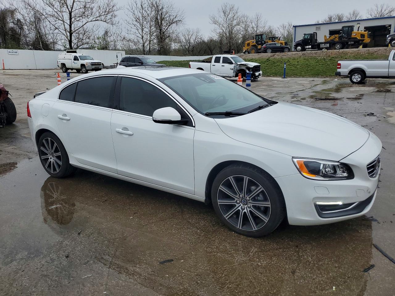 2018 VOLVO S60 PLATINUM photo 7