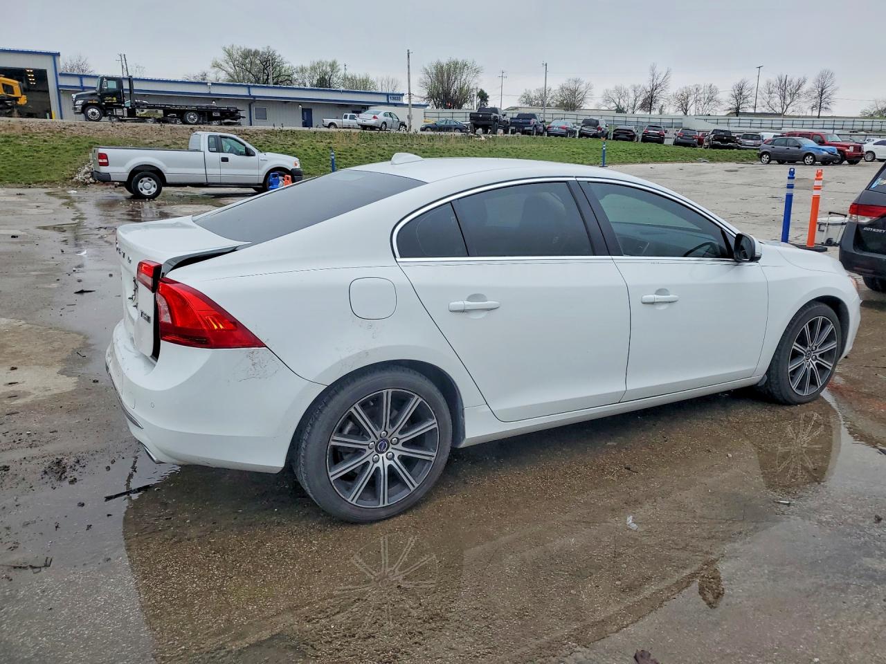 2018 VOLVO S60 PLATINUM photo 5