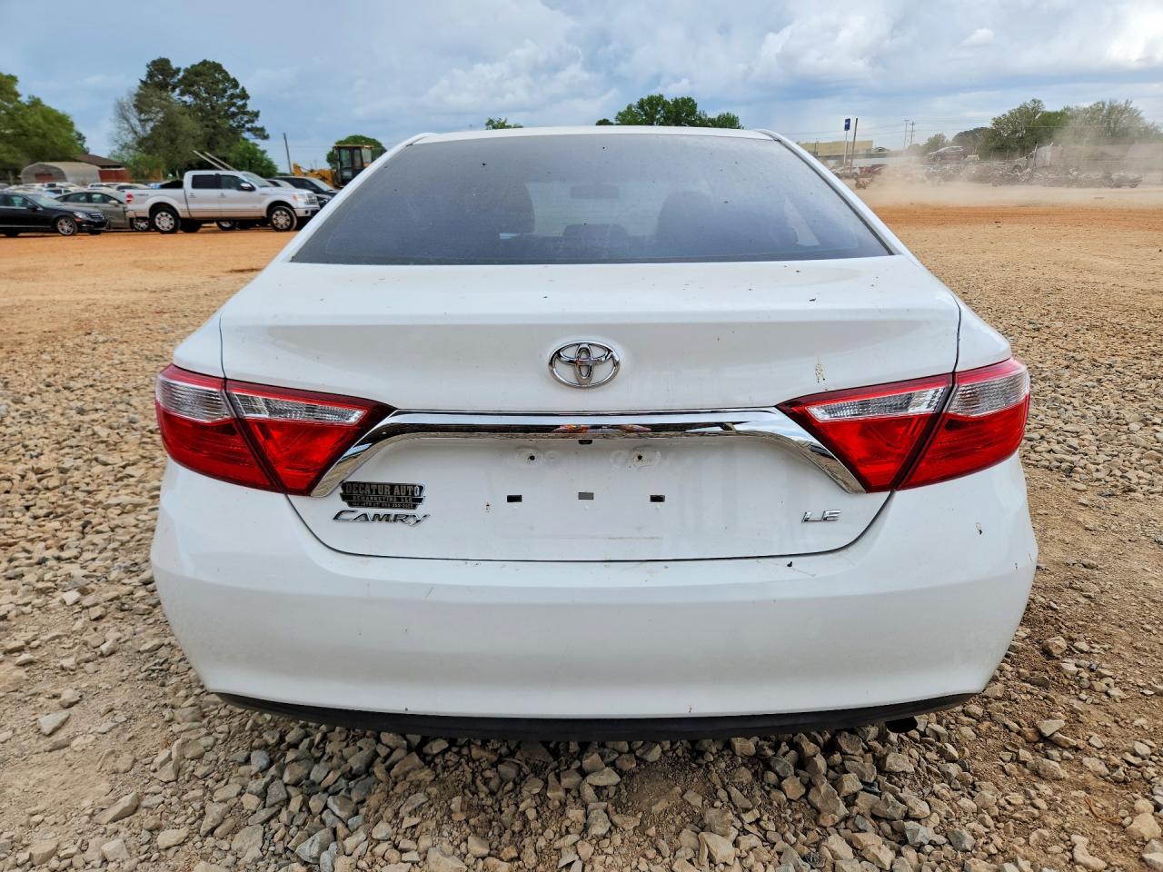 2016 TOYOTA CAMRY LE photo 11