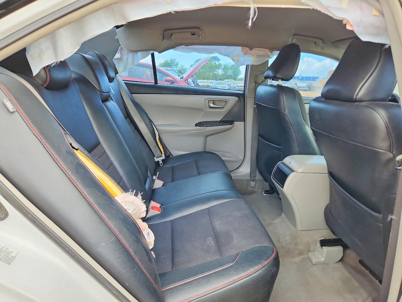 2016 TOYOTA CAMRY LE photo 19