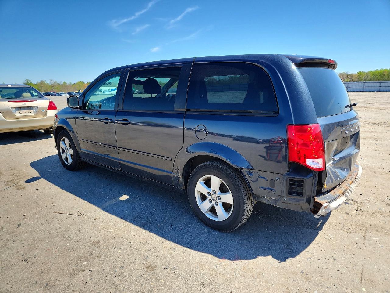 2013 DODGE GRAND CARAVAN SE photo 3