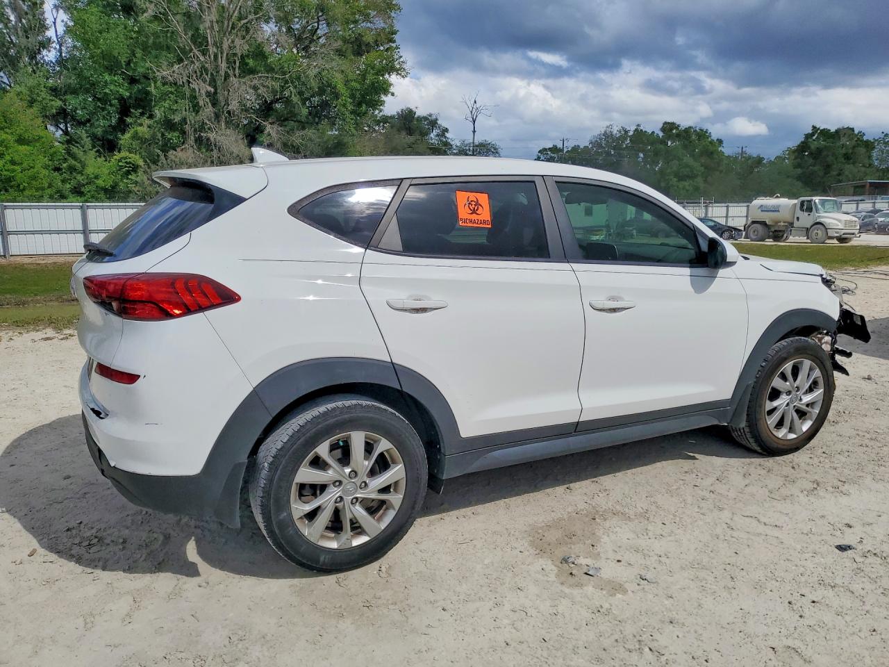 2019 HYUNDAI TUCSON SE photo 3