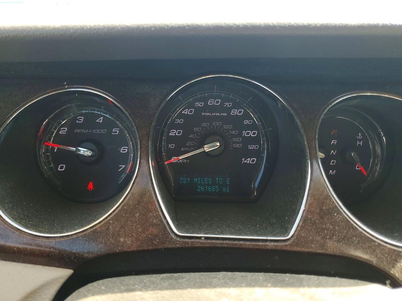 2010 FORD TAURUS SEL photo 17