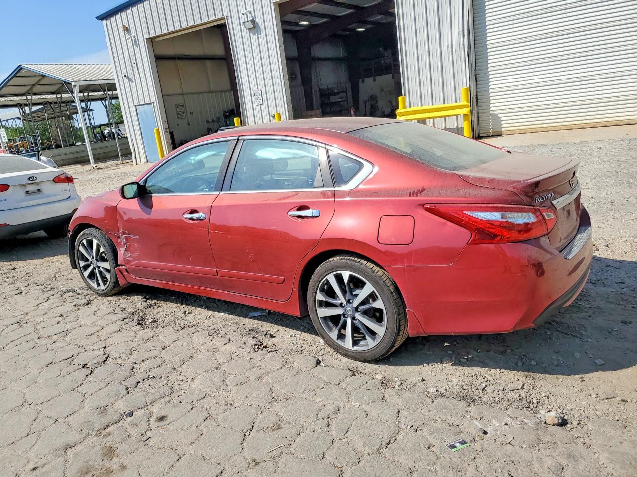 2016 NISSAN ALTIMA 2.5 SR photo 3