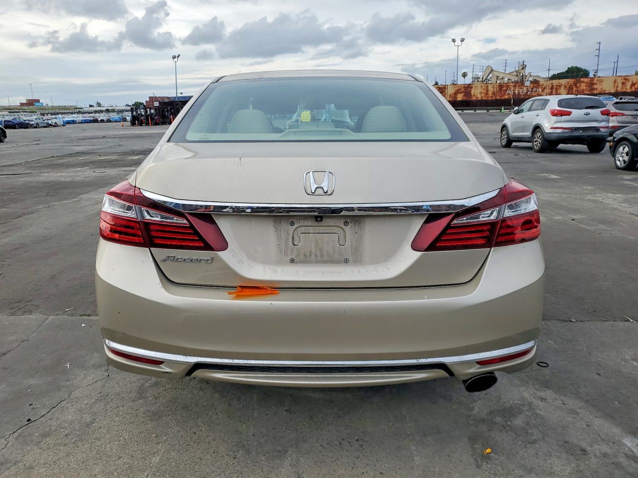 2016 HONDA ACCORD LX photo 11