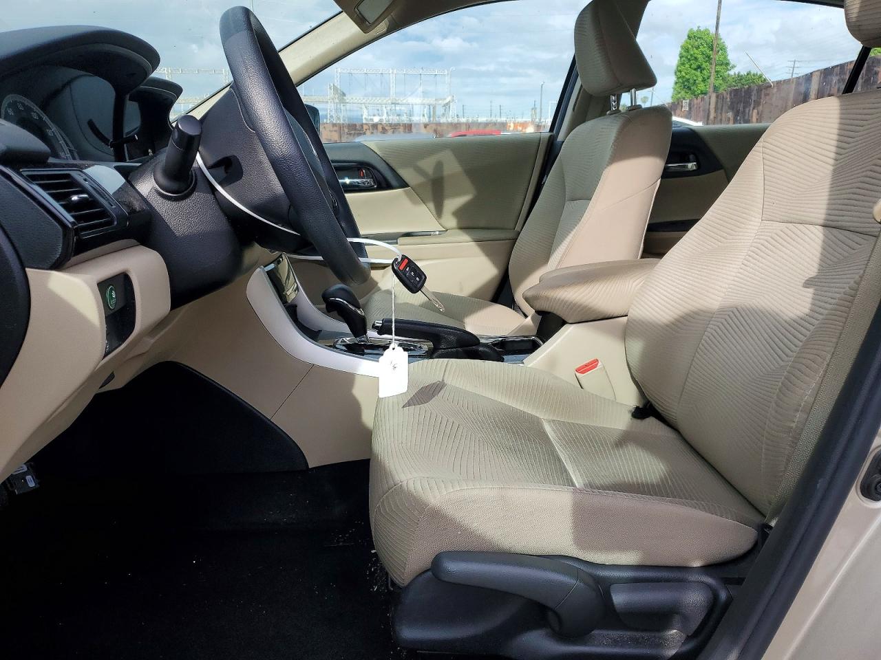 2016 HONDA ACCORD LX photo 13